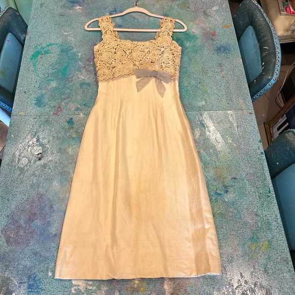 Dresses & Skirts - Mid Century Classic Dress